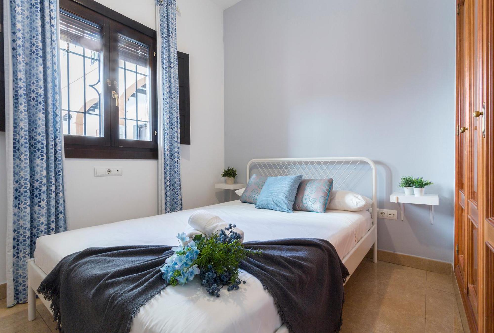Santa Catalina Patio Andaluz 3 Rooms Seville Exterior photo